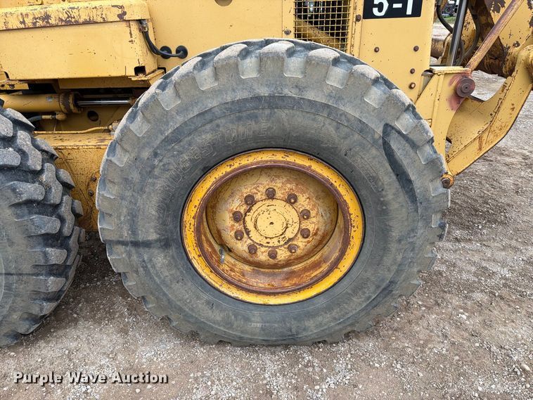 image for item EA0546 1982 Caterpillar 140G motor grader
