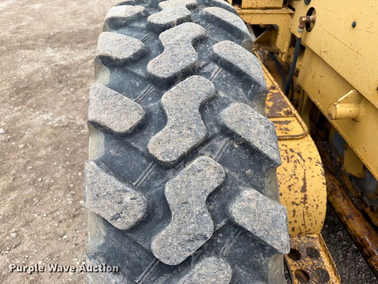 image for item EA0546 1982 Caterpillar 140G motor grader