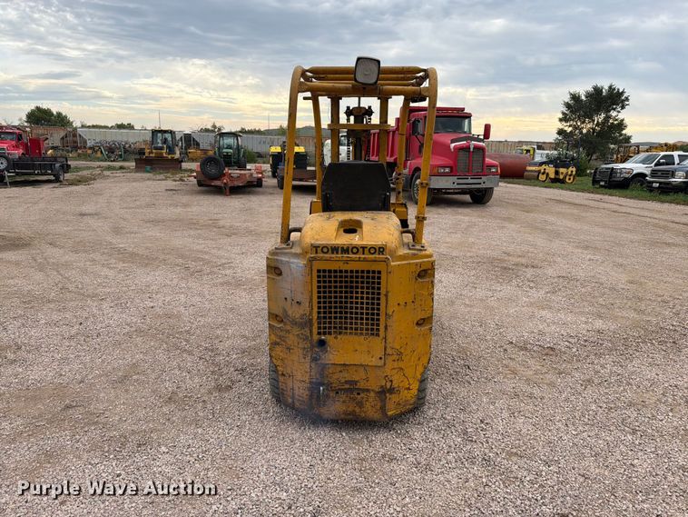 image for item EA0547 Towmotor 601PG5024 forklift