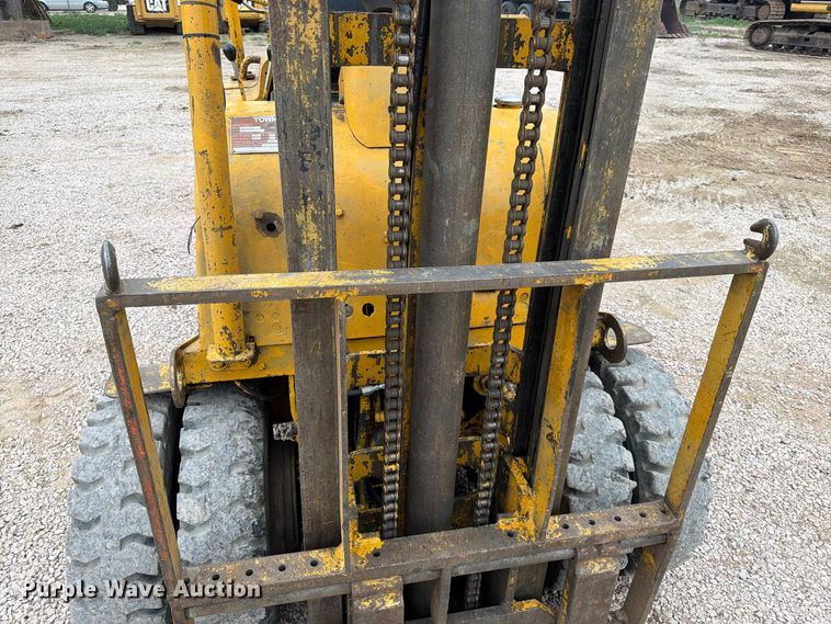image for item EA0547 Towmotor 601PG5024 forklift