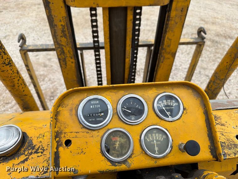 image for item EA0547 Towmotor 601PG5024 forklift