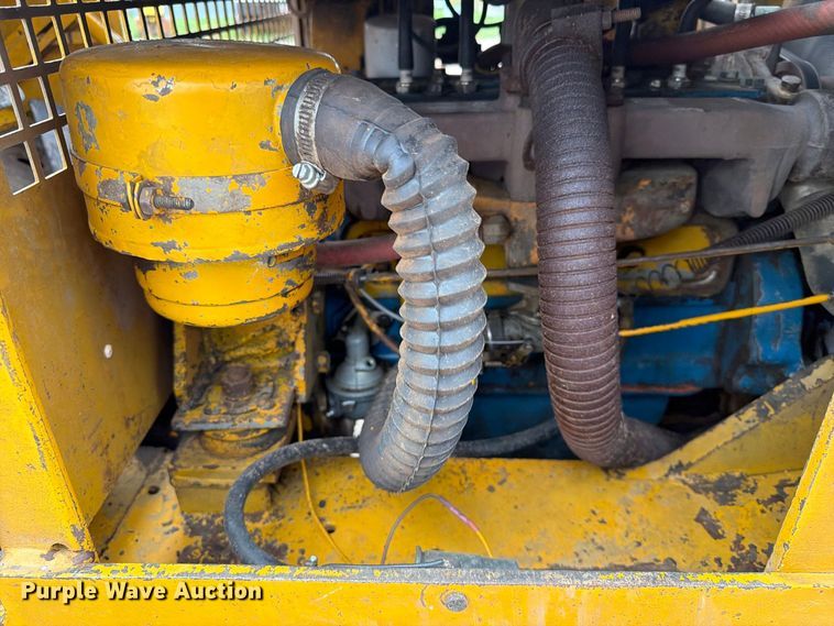 image for item EA0547 Towmotor 601PG5024 forklift
