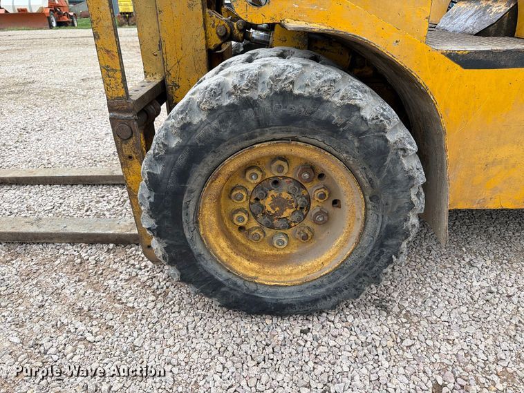 image for item EA0547 Towmotor 601PG5024 forklift
