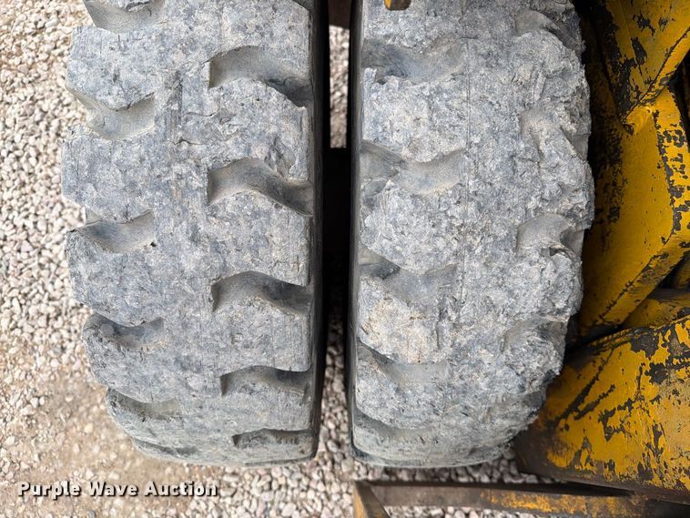 image for item EA0547 Towmotor 601PG5024 forklift