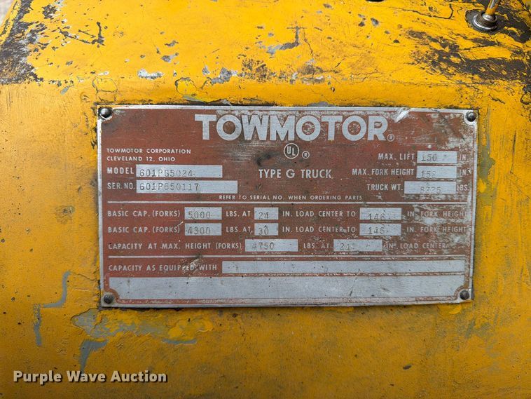 image for item EA0547 Towmotor 601PG5024 forklift