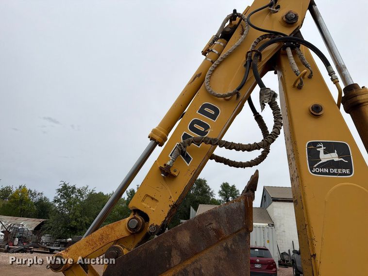 image for item EA0549 1993 John Deere 710D backhoe