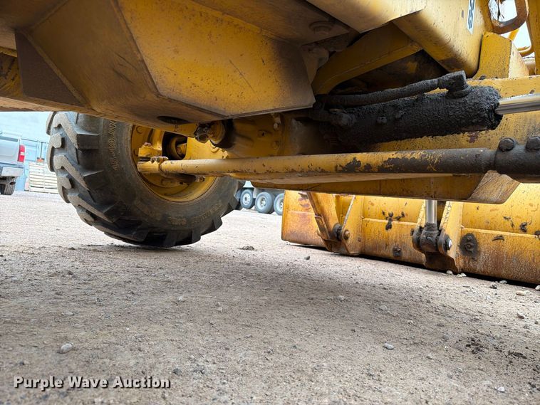image for item EA0549 1993 John Deere 710D backhoe