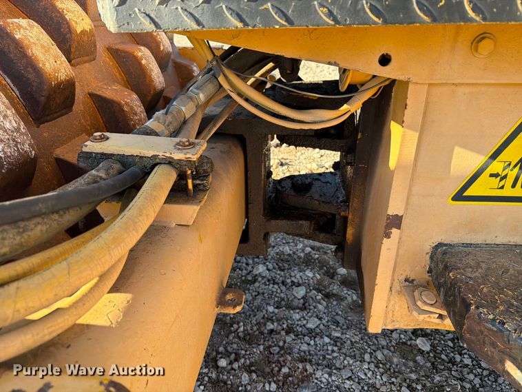 image for item EA0552 1988 Bomag BW142PDB single drum vibratory roller
