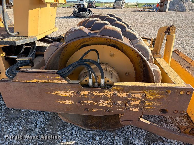image for item EA0552 1988 Bomag BW142PDB single drum vibratory roller