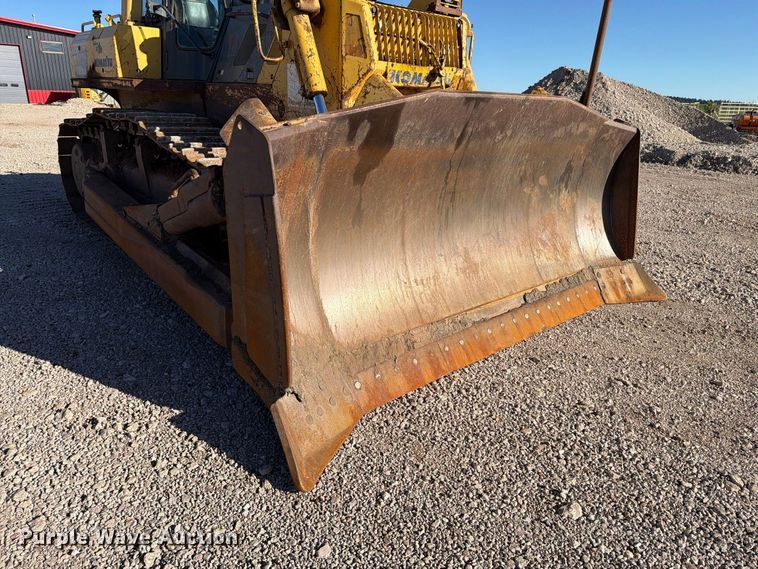 image for item EA0553 2001 Komatsu D155AX-5 dozer