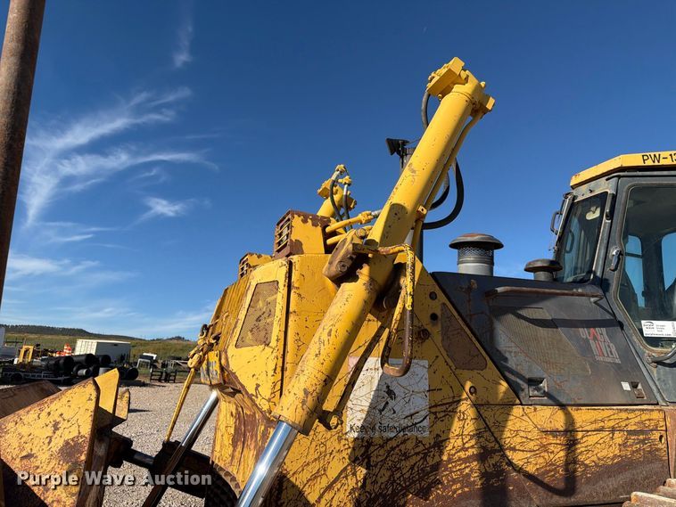 image for item EA0553 2001 Komatsu D155AX-5 dozer