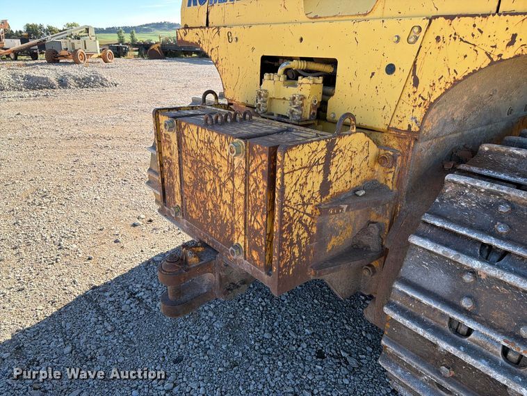 image for item EA0553 2001 Komatsu D155AX-5 dozer