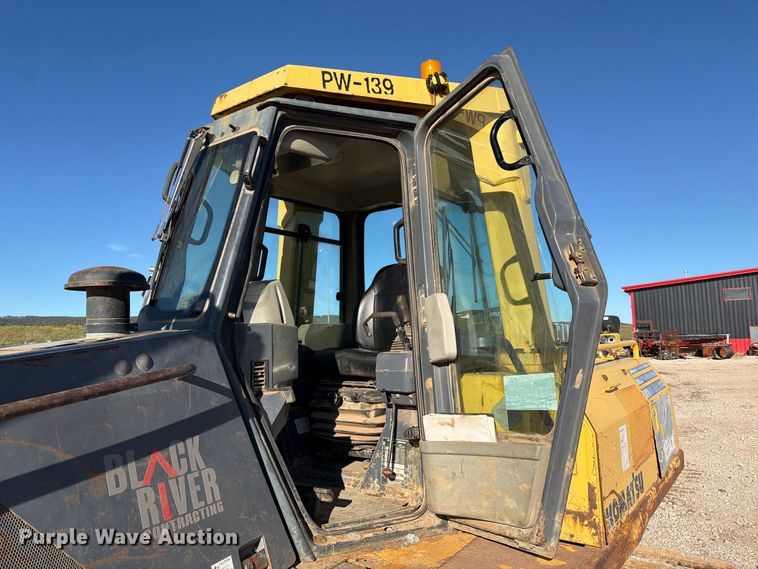 image for item EA0553 2001 Komatsu D155AX-5 dozer