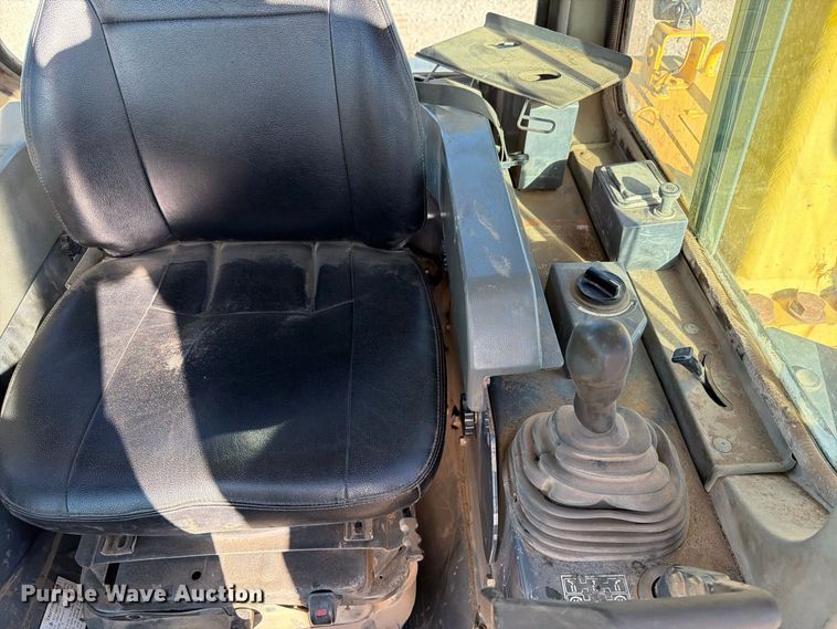 image for item EA0553 2001 Komatsu D155AX-5 dozer