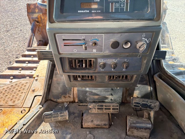 image for item EA0553 2001 Komatsu D155AX-5 dozer