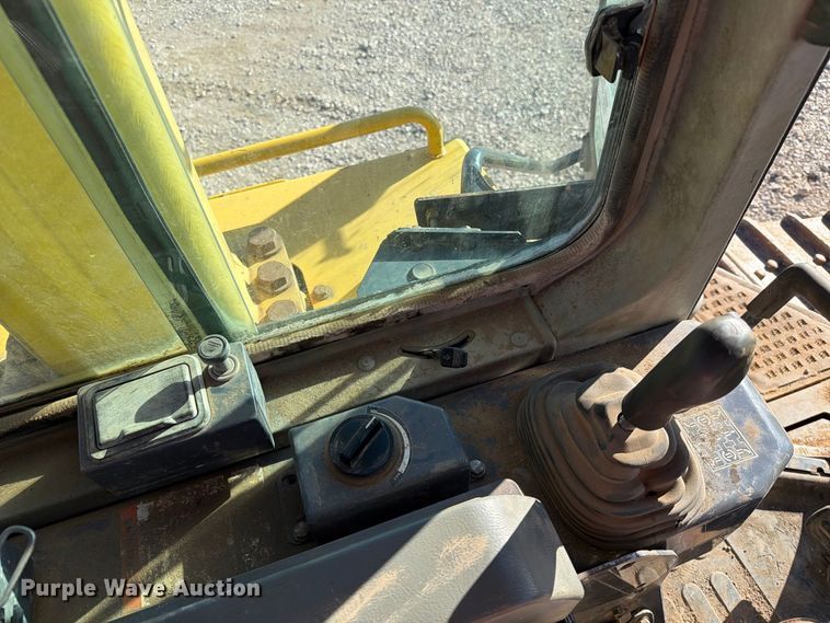 image for item EA0553 2001 Komatsu D155AX-5 dozer