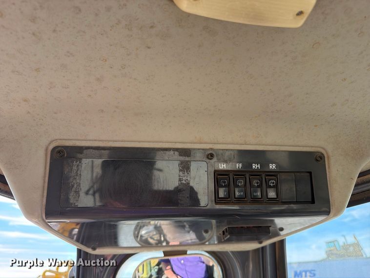 image for item EA0553 2001 Komatsu D155AX-5 dozer