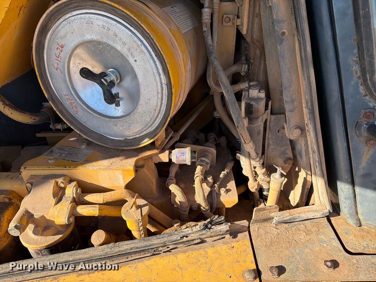 image for item EA0553 2001 Komatsu D155AX-5 dozer