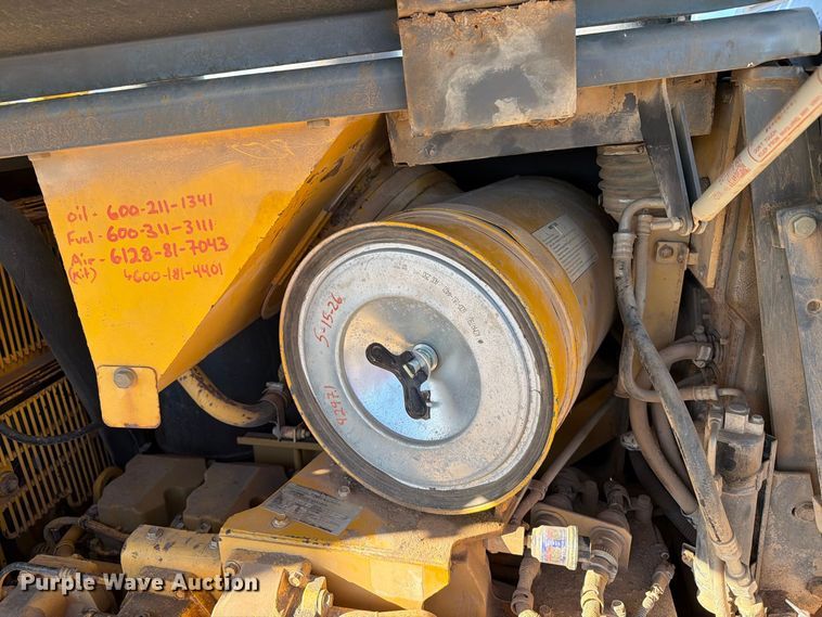image for item EA0553 2001 Komatsu D155AX-5 dozer