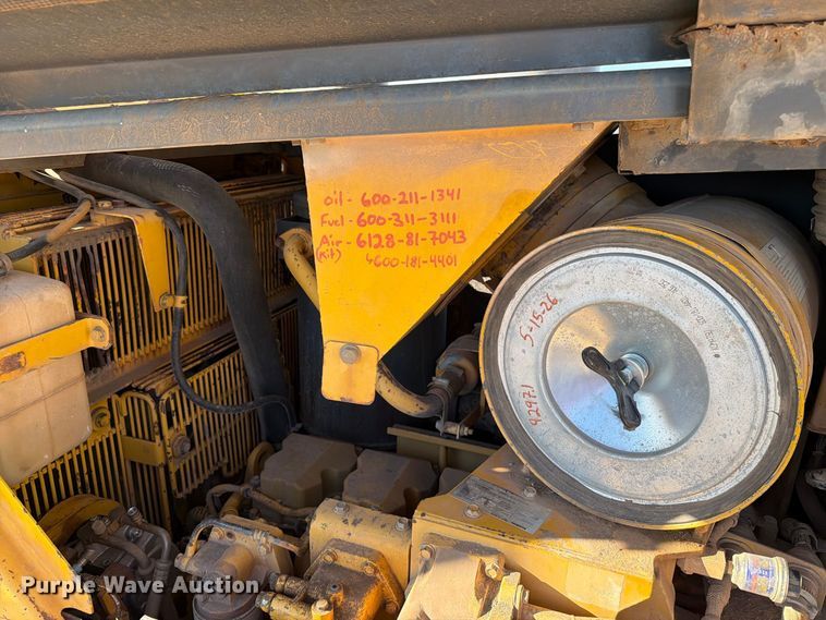 image for item EA0553 2001 Komatsu D155AX-5 dozer
