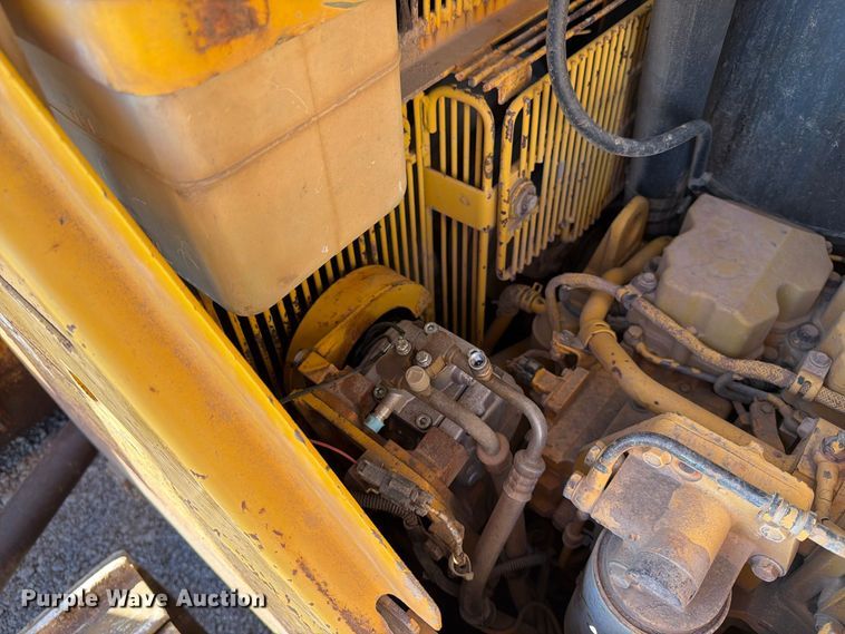 image for item EA0553 2001 Komatsu D155AX-5 dozer