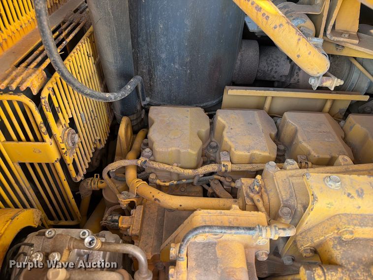 image for item EA0553 2001 Komatsu D155AX-5 dozer