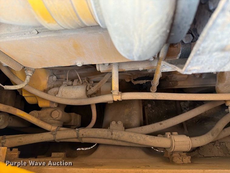 image for item EA0553 2001 Komatsu D155AX-5 dozer