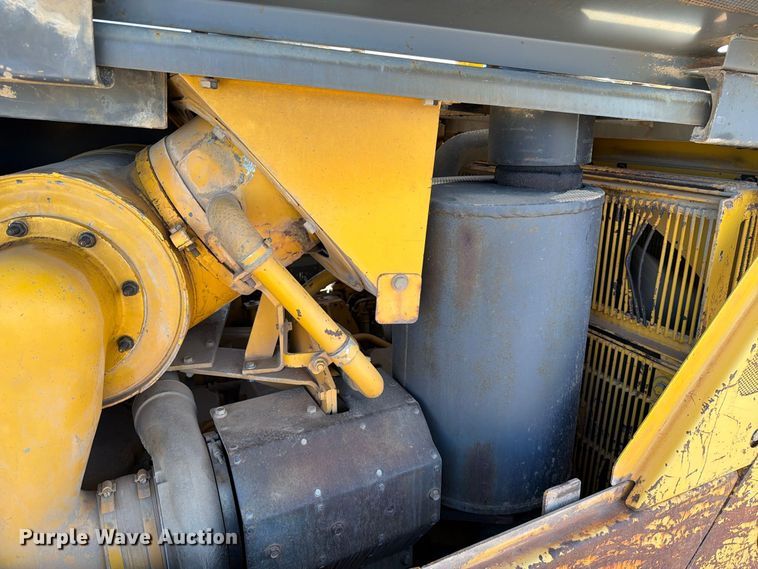 image for item EA0553 2001 Komatsu D155AX-5 dozer