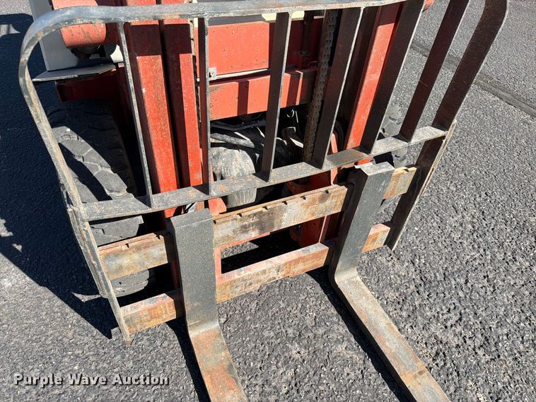 image for item EA0555 Nissan PH02 forklift