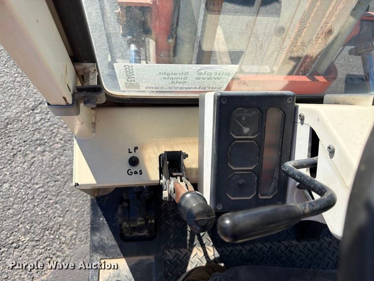 image for item EA0555 Nissan PH02 forklift