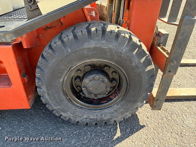 image for item EA0555 Nissan PH02 forklift