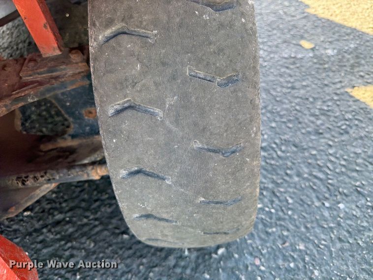 image for item EA0555 Nissan PH02 forklift