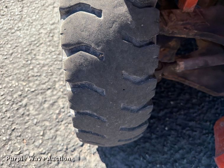 image for item EA0555 Nissan PH02 forklift