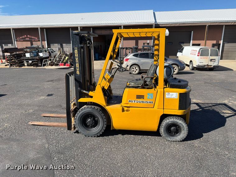 image for item EA0556 Mitsubishi FG25 forklift