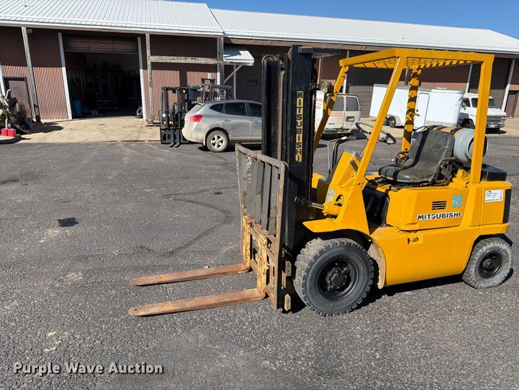 image for item EA0556 Mitsubishi FG25 forklift