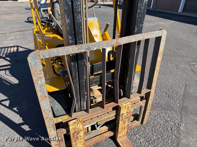 image for item EA0556 Mitsubishi FG25 forklift