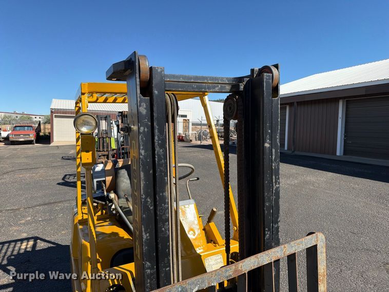 image for item EA0556 Mitsubishi FG25 forklift