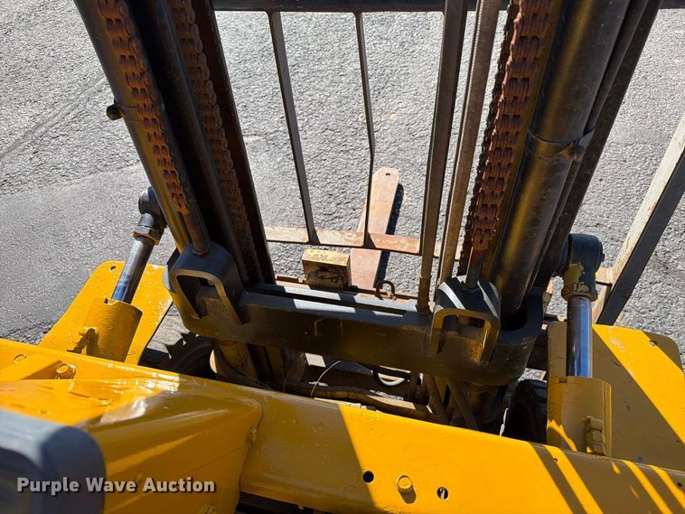 image for item EA0556 Mitsubishi FG25 forklift