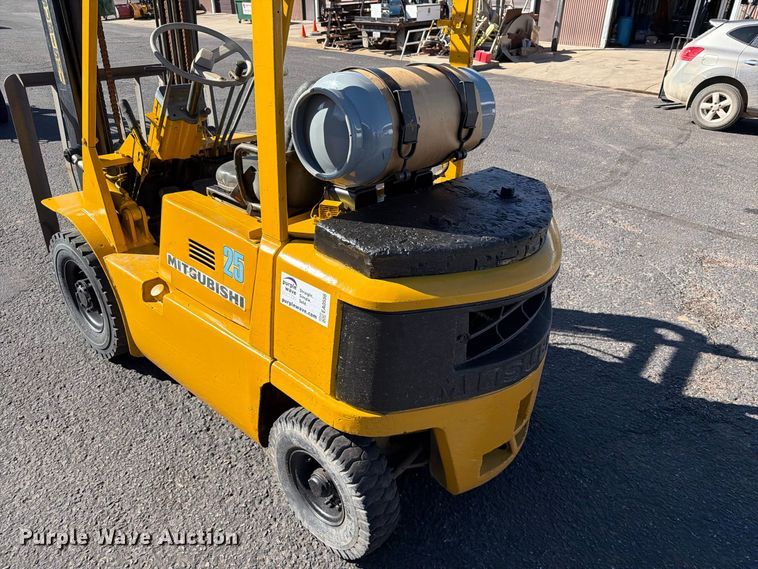 image for item EA0556 Mitsubishi FG25 forklift