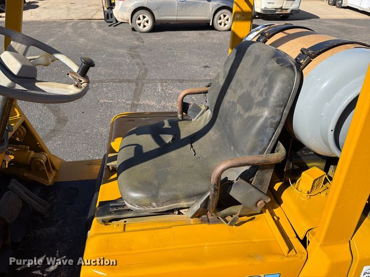 image for item EA0556 Mitsubishi FG25 forklift