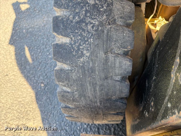 image for item EA0556 Mitsubishi FG25 forklift