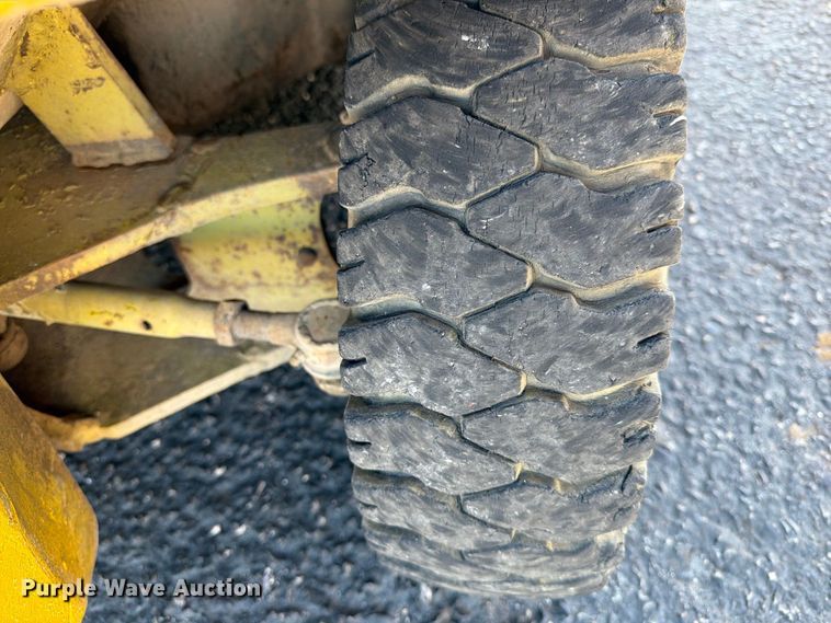 image for item EA0556 Mitsubishi FG25 forklift