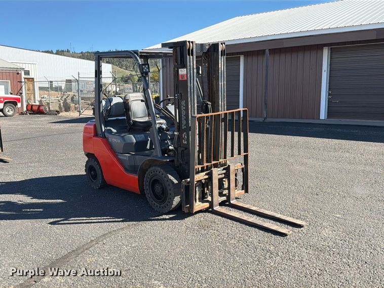 image for item EA0557 Toyota 8FGU25 forklift