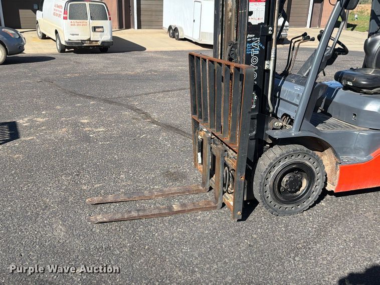 image for item EA0557 Toyota 8FGU25 forklift