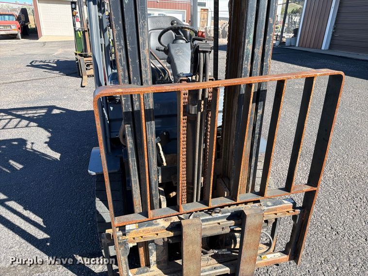 image for item EA0557 Toyota 8FGU25 forklift