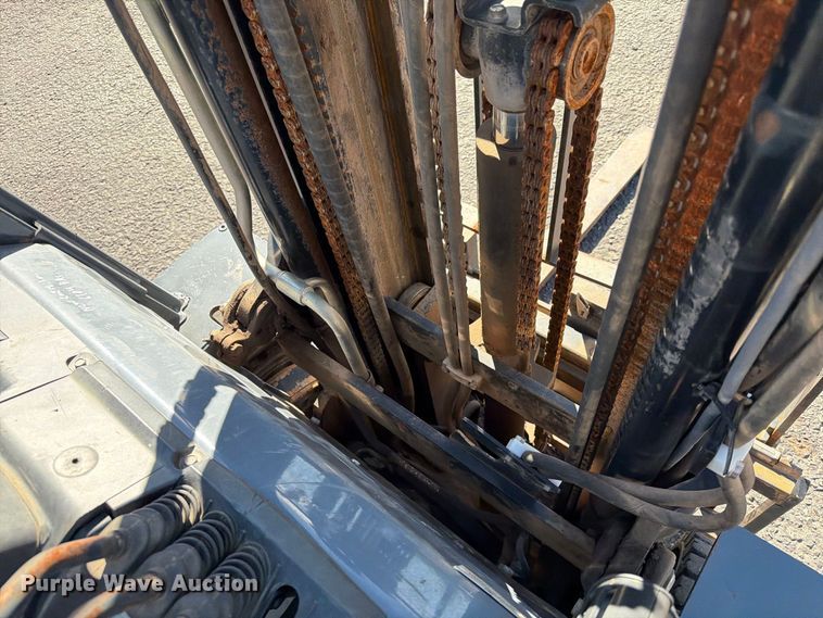 image for item EA0557 Toyota 8FGU25 forklift