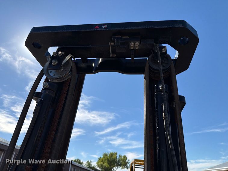 image for item EA0557 Toyota 8FGU25 forklift