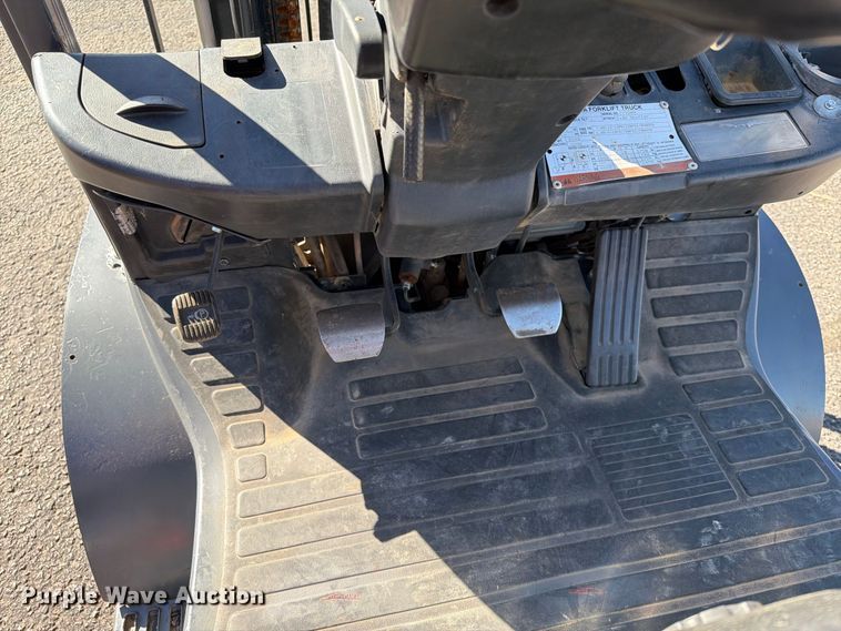 image for item EA0557 Toyota 8FGU25 forklift