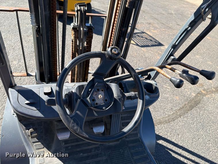 image for item EA0557 Toyota 8FGU25 forklift