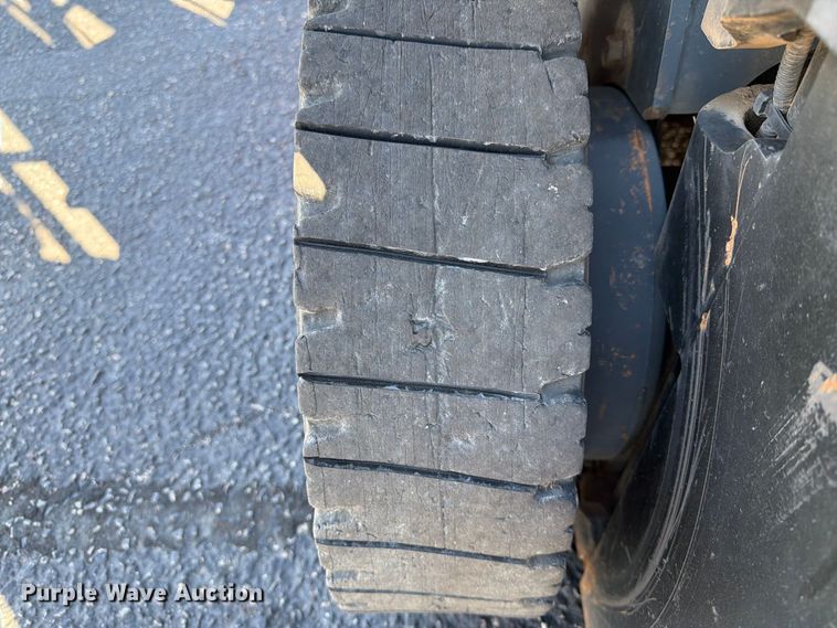 image for item EA0557 Toyota 8FGU25 forklift